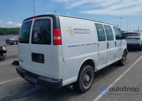 2008 Chevrolet Express Work Van z USA, uszkodzony, nr VIN 1GCHG35K581229371